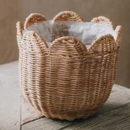 Graham and Green Set of Two Woven Petal Planters - thumbnail 4
