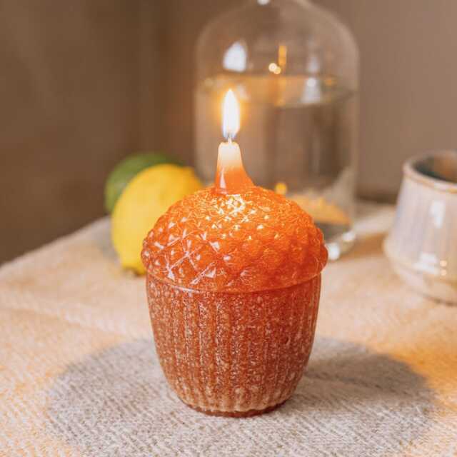 Graham and Green Toffee Acorn Candle - image 1
