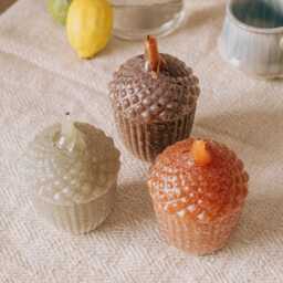 Graham and Green Toffee Acorn Candle - thumbnail 3