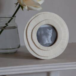 Graham and Green Ivory Round Layered Photo Frame - thumbnail 3