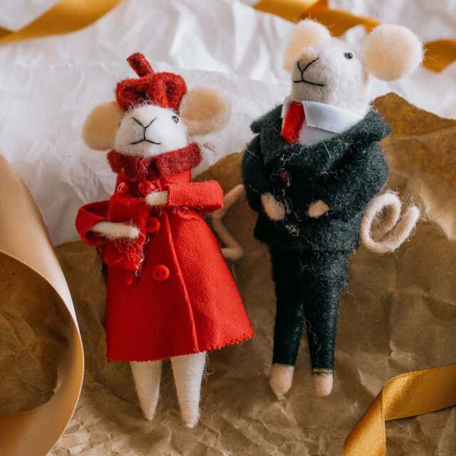 Graham and Green Kate & Wills Christmas Carol Mice Decorations - image 1