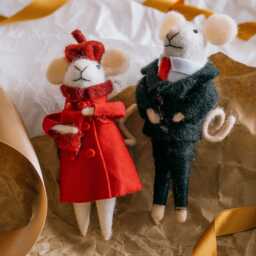 Graham and Green Kate & Wills Christmas Carol Mice Decorations