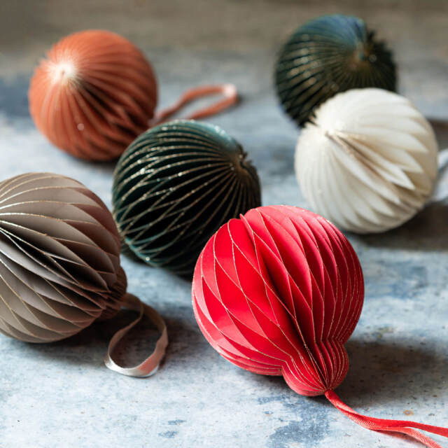 Graham and Green Champagne Honeycomb Bauble