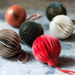 Graham and Green Champagne Honeycomb Bauble