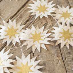 Graham and Green Whtie & Gold Concertina Christmas Garland - thumbnail 3