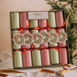 Graham and Green Set of Six Stripe Wreath Christmas Crackers - thumbnail 1