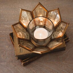 Graham and Green Dufrene Lotus Tea Light Holder - thumbnail 2