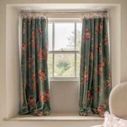 Graham and Green Set of Two Bouquet Velvet Cottage Curtains - L137 x W117cm - thumbnail 1