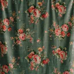 Graham and Green Set of Two Bouquet Velvet Cottage Curtains - L137 x W117cm - thumbnail 3