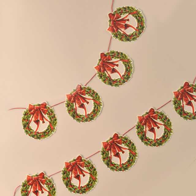 Graham and Green Christmas Wreaths Garland