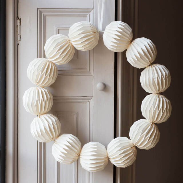 Graham and Green Paper Ball Origami Wreath - image 1