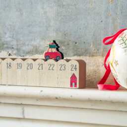 Graham and Green Wooden Car Advent Calendar - thumbnail 2