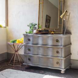 Graham and Green Three Drawer Oyster Chest of Drawers