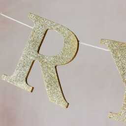 Graham and Green Gold Glitter Wooden Christmas Garland - thumbnail 2