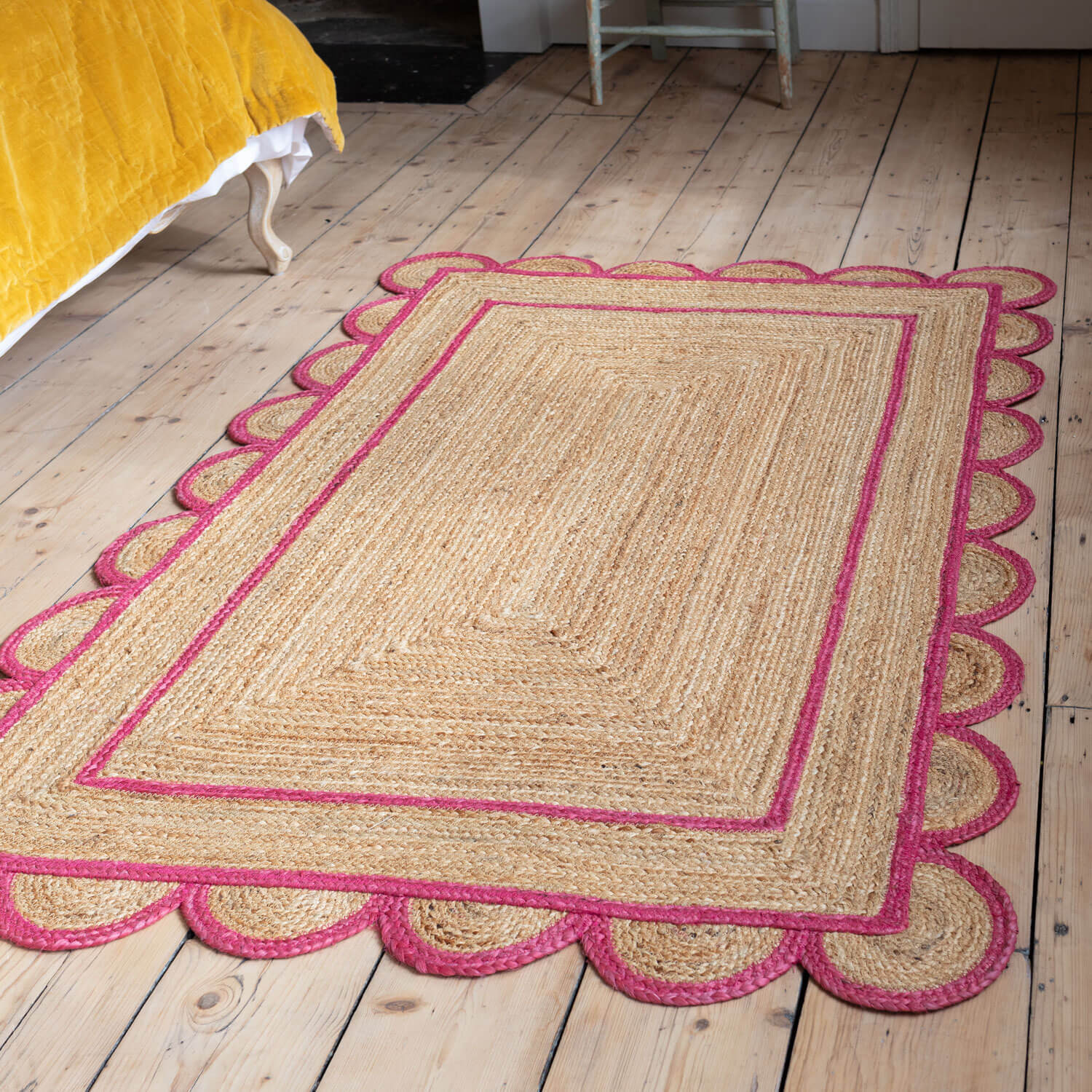Graham and Green Pink Scalloped Edge Jute Rug 120 x 180cm