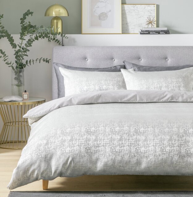 Habitat Distressed Jacquard Silver Bedding Set - King size