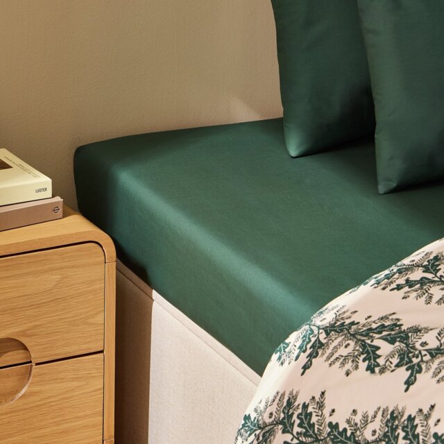 Habitat Cotton 200 TC Plain Forest Green Fitted Sheet - King size