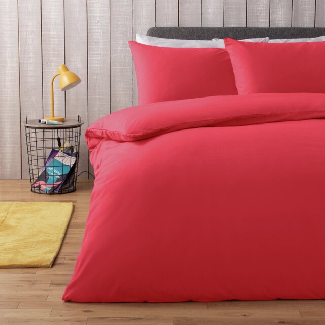Habitat Easycare Plain Red Bedding Set - Double
