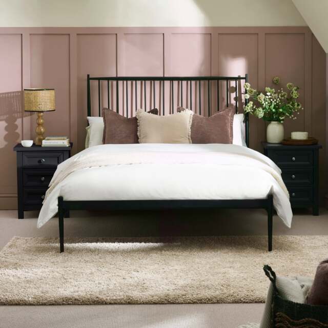 Floyd - King-Size - Spindle Style Bed - Black - Metal - 5ft - image 1