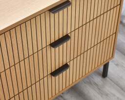 Sia Oak 3 Drawer Wooden Chest - thumbnail 4