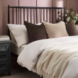 Floyd - Double - Spindle Style Bed - Black - Metal - 4ft6 - thumbnail 2