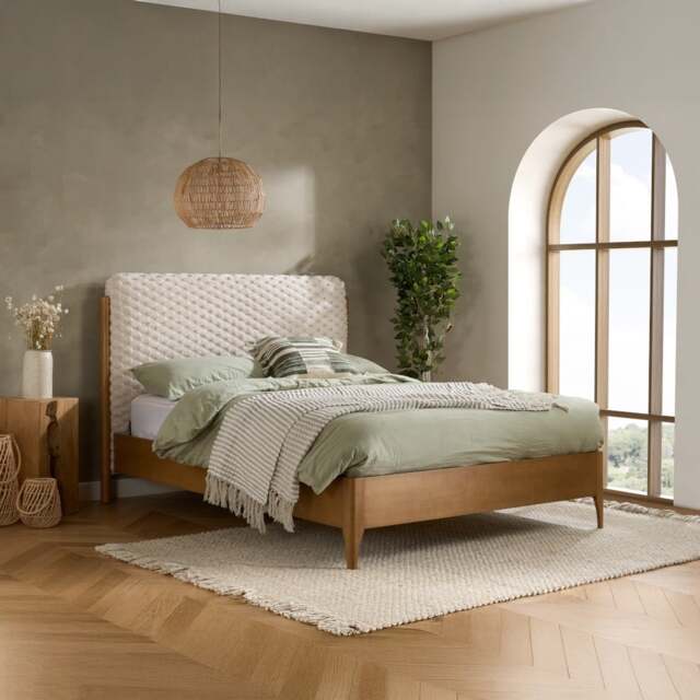 Hatti - King Size - Low Foot-End Bed - White/Natural - Faux Fur/Wooden - 5ft - image 1