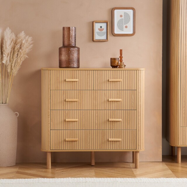 Axel - 5 Drawer Fluted Chest of Drawers - Oak - Wooden - Happy Beds - image 1