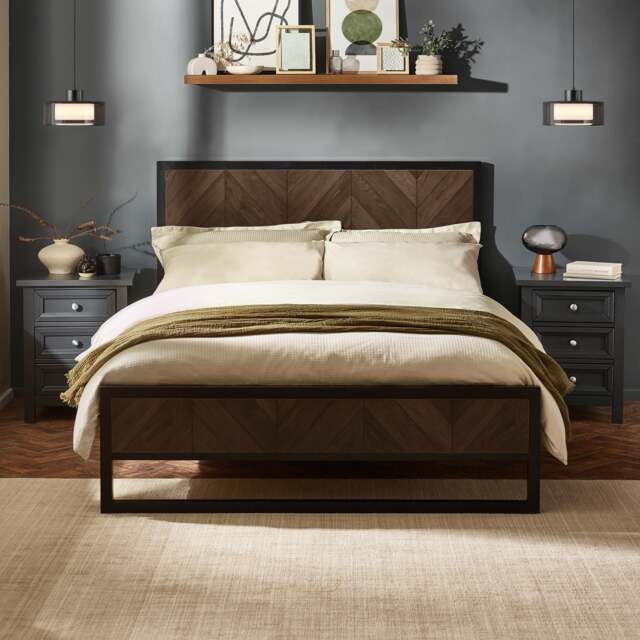 Harrison - King-Size - Herringbone Bed - Black/Dark Wood - Metal/Wood - 5ft - image 1