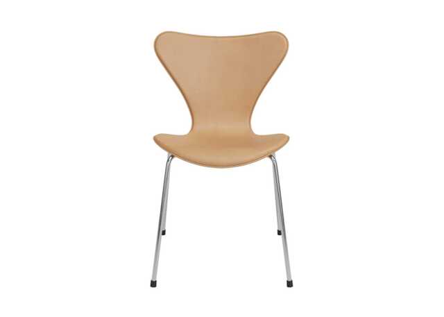 Fritz Hansen Series 7 Chair Harness Leather Warm Ecru Chrome Legs