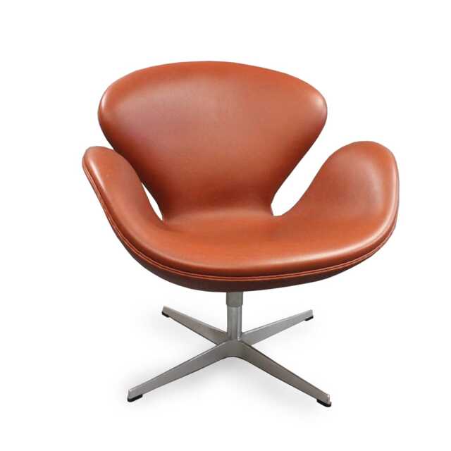 Fritz Hansen Swan Chair Grace Walnut Leather