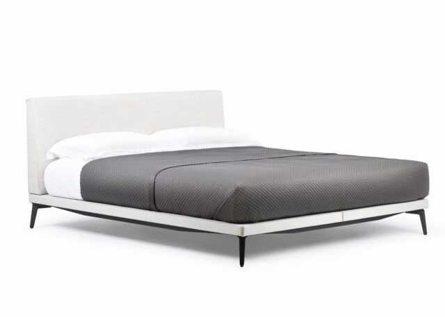 De La Espada McQueen Kingsize Bed - image 1