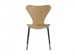 Fritz Hansen Series 7 Chair Clear Lacquered Veneer Oak Black Legs