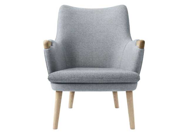 Carl Hansen & Son CH71 Lounge Chair Oak Soap Shell Hallingdal 130 Cushion Hallingdal 130