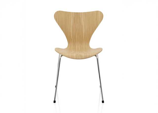 Fritz Hansen Series 7 Chair Clear Lacquered Veneer Oak Chrome Legs