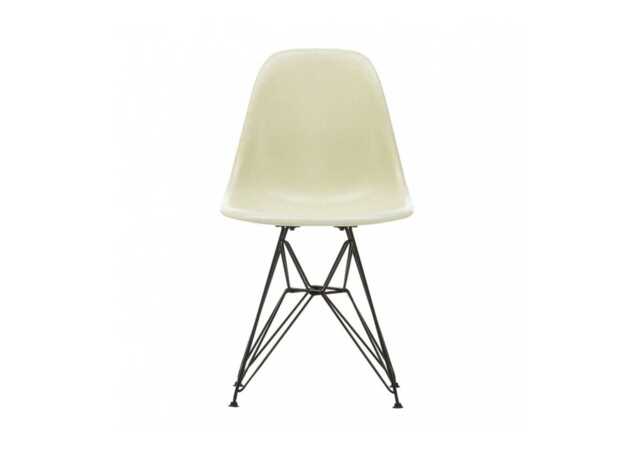 Vitra Eames Fibreglass Chair DSR Eames Parchment 30 Basic Dark Powder Coated Base 05 Glides