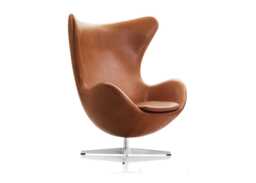 Fritz Hansen Egg Chair in Walnut Grace Leather