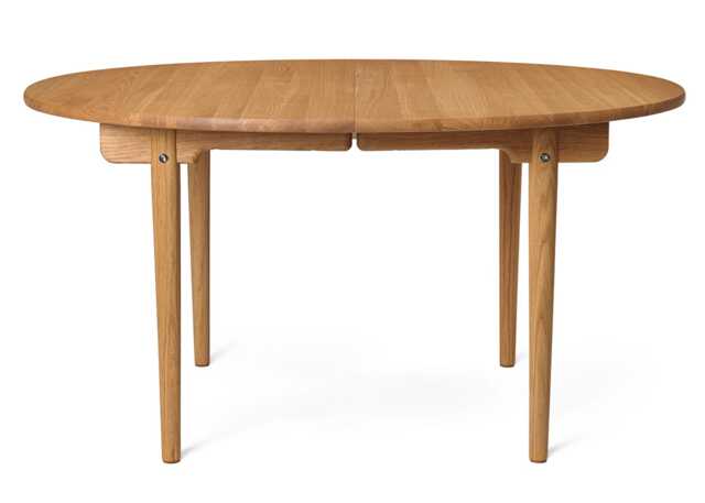 Carl Hansen & Son CH337 Extending Dining Table Oiled Oak
