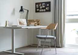 Case 675 Chair Walnut Black Legs - thumbnail 2