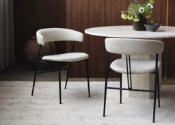 Gubi Violin Dining Chair in Karaokorum 004 Black Matt Base - thumbnail 2