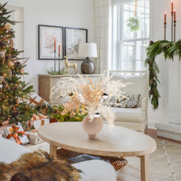 Christmas Rime White Artificial Flower in Vase with Decorative Balls Centerpiece Fake Flower Decor - thumbnail 4