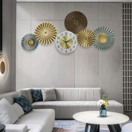 Modern Multi-Round Flowers Mute Wall Clock in Metal