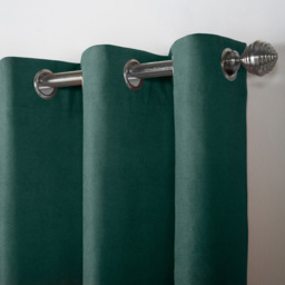 Alan Symonds Velvet Chenille Ring Top Eyelet Curtains Green 142 x 183cm - thumbnail 3