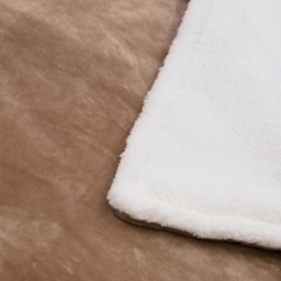 Bauer Luxury Beige Soft Touch Heated Throw 120 x 160cm - thumbnail 2