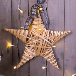 St Helens Natural Wicker Star Christmas Decoration 31cm - thumbnail 2