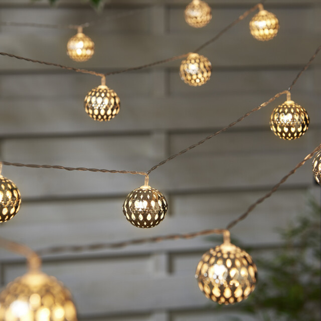 20 LED Solar Heart/Globe/Star String Light - image 1