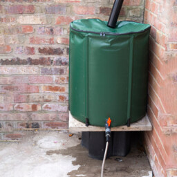 St Helens Collapsible Rain Barrel - thumbnail 2