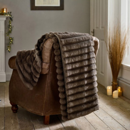 Deyongs Kenwood Faux Fur Putty Throw 130 x 170cm - thumbnail 2