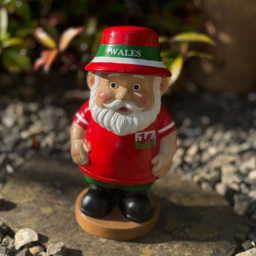 Homark Wales Hand Painted Resin Garden Gnome Ornament 24cm - thumbnail 2