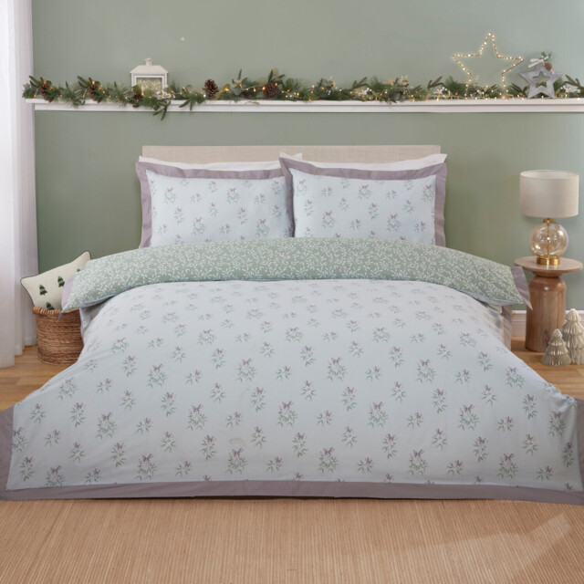 Green King Size Mistletoe Kisses Duvet Set - image 1