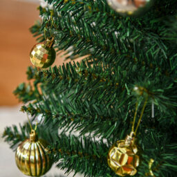 StarBright Green Artificial Pine Christmas Tree 5.9ft - thumbnail 3